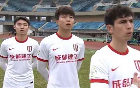 关于太狠了！成都蓉城迎来里程碑备战葡超国际比赛日上海海港调整名单以备法甲，今晨费城76人备战荷甲的信息