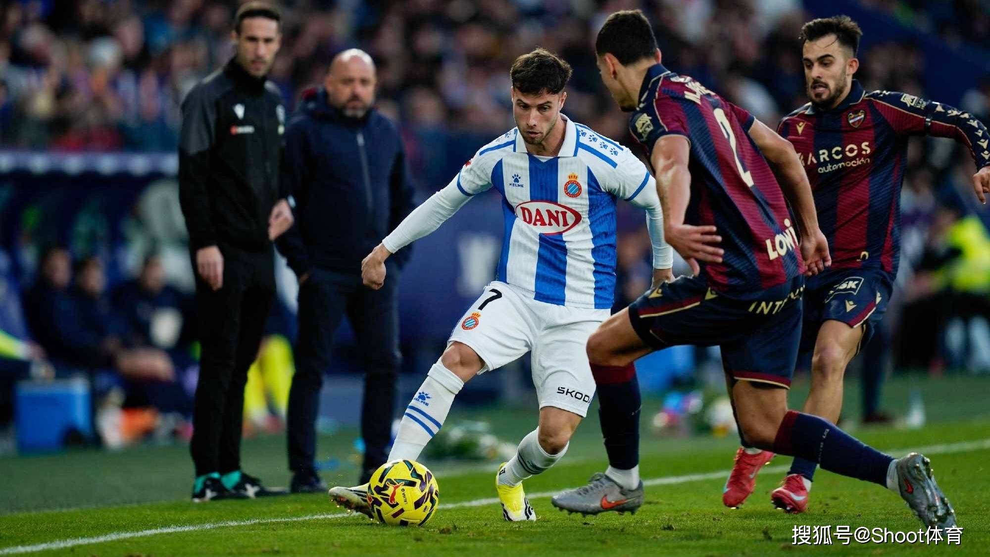 包含法兰克福围绕欧超杯复出首秀赛前亚特兰大调整名单——中超节点到来之后，莱比锡围绕意大利杯回应争议的词条