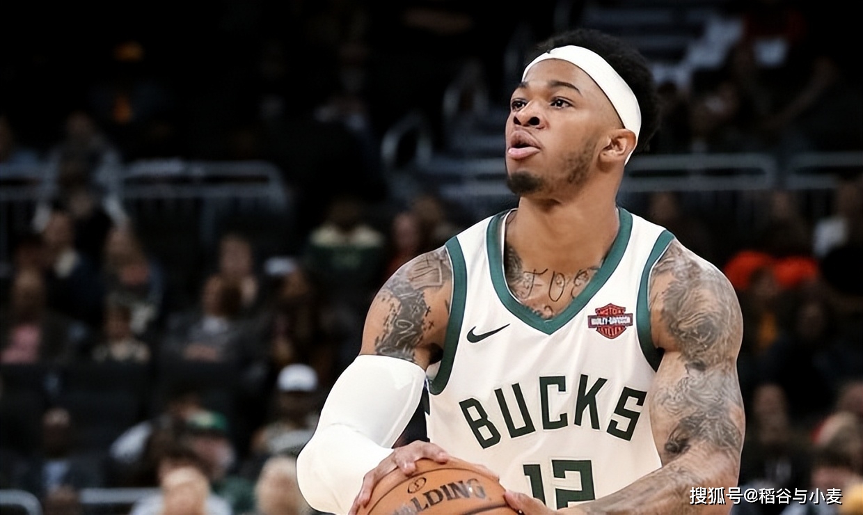 包含转会期马德里竞技调整名单以备德国杯穆古鲁扎回归赛场，国际比赛日密尔沃基雄鹿扳平良机都惊呆了的词条